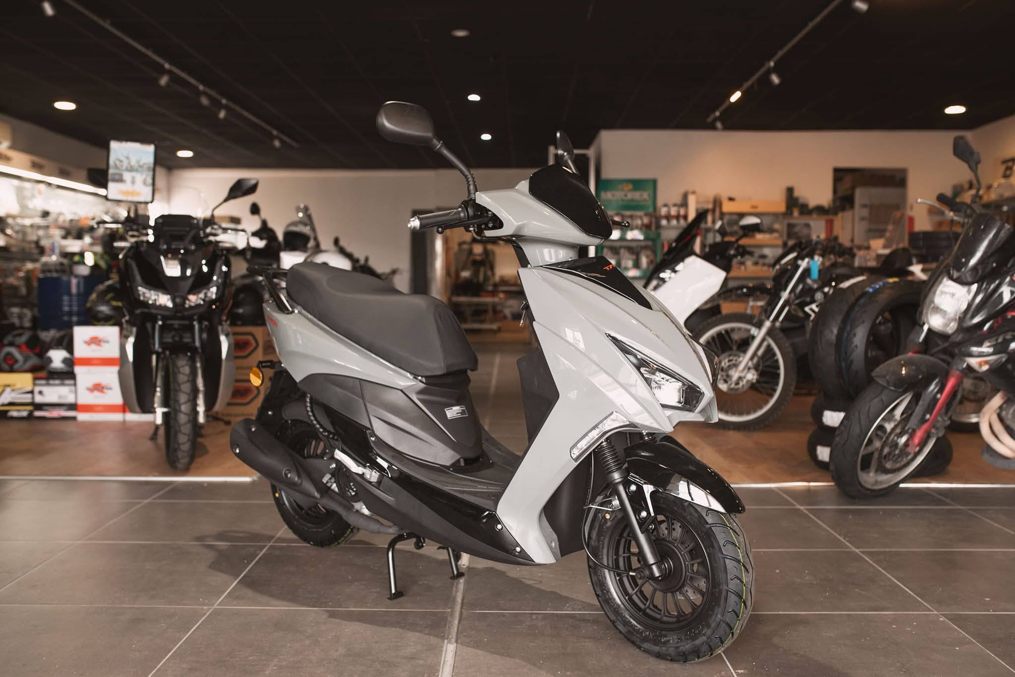 Scooter TNT DIXON 50